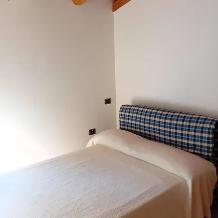 Holiday home Vite In Rosa La Casetta